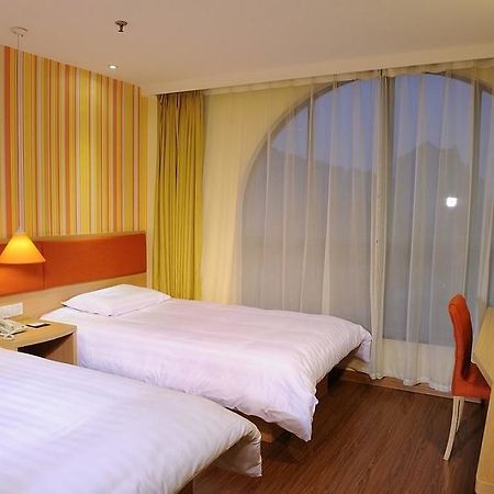 Home Inn Rushan Qingshan Road เวยไห่ ภายนอก รูปภาพ